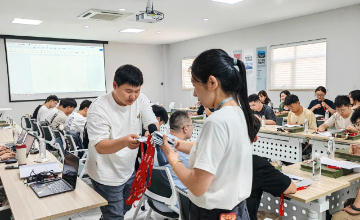 盛夏启航，共赴未来丨豪江智能2025年校招新员工培训正式开启